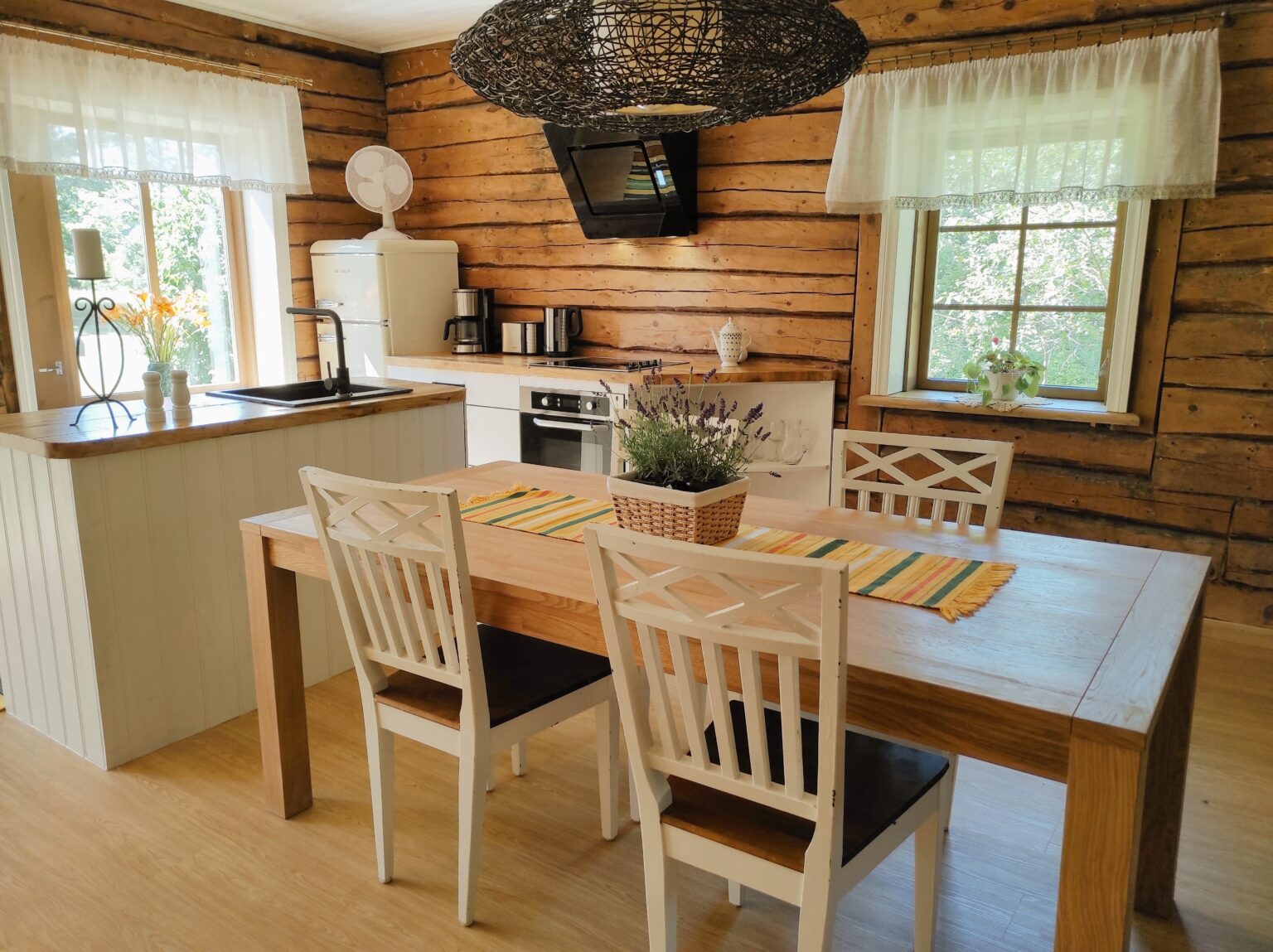 Hellamaa Retrovisiit Alma majutus Hiiumaal