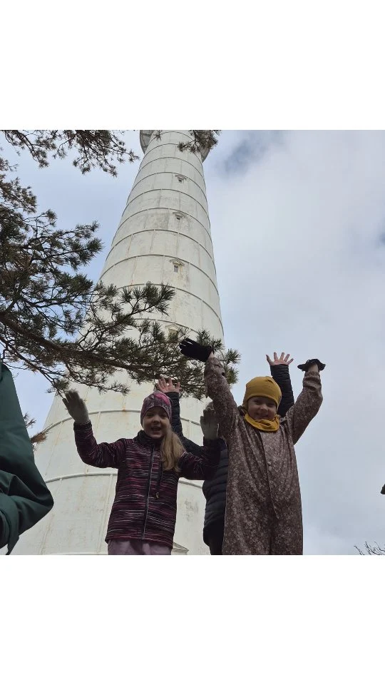 🏃‍♀️Tänavune tuletornide teema-aasta toob Hiiumaa kevadesse uue kolmepäevase spordisündmuse.

1.-3. mail toimub Hiiumaa tuletornide jooks, mis sisaldab kokku viis erinevat võistlust - joostakse Tahkuna tuletorni treppidel, Kõpu tuletorni juures mäenõlval ning Ristna poolsaare maastikul. Hiiumaa tuletornide jooksule saab soodushinnaga registreeruda 19. aprillini. #visithiiumaa